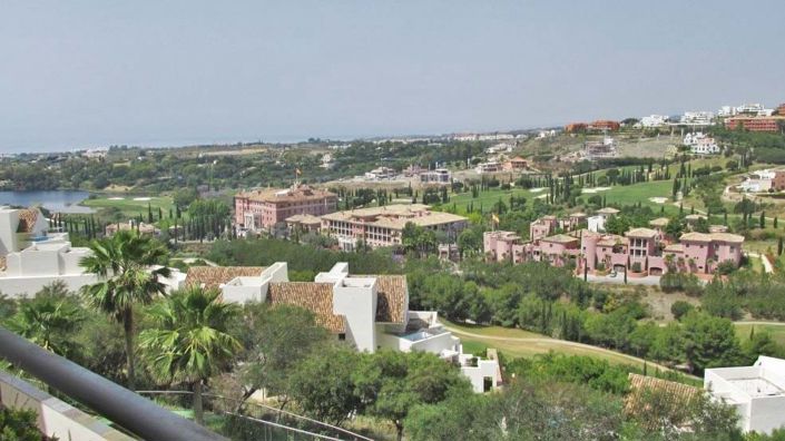 Image No.8-3 Bed Apartment for sale