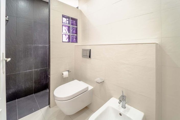 Image No.11-3 Bed Townhouse for sale