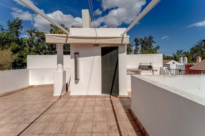 Image No.12-3 Bed Townhouse for sale