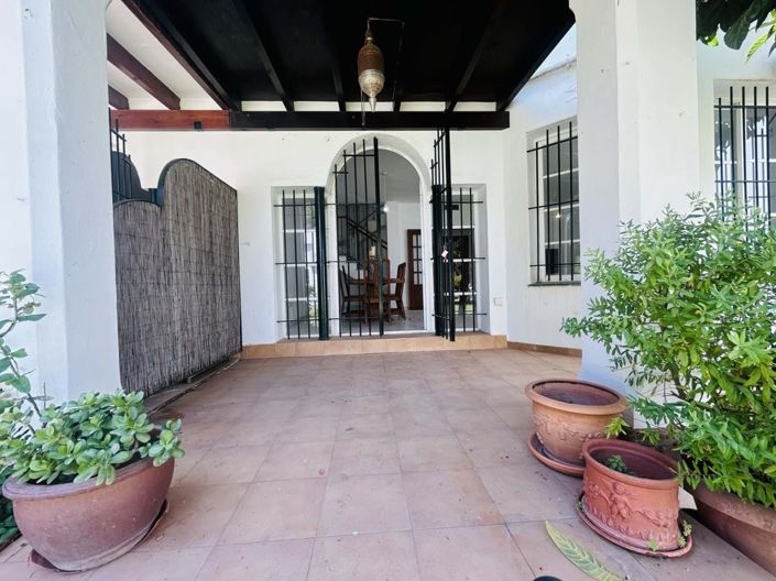 Image No.26-3 Bed Townhouse for sale