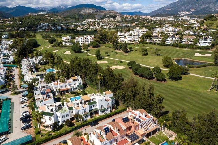 Image No.28-3 Bed Townhouse for sale