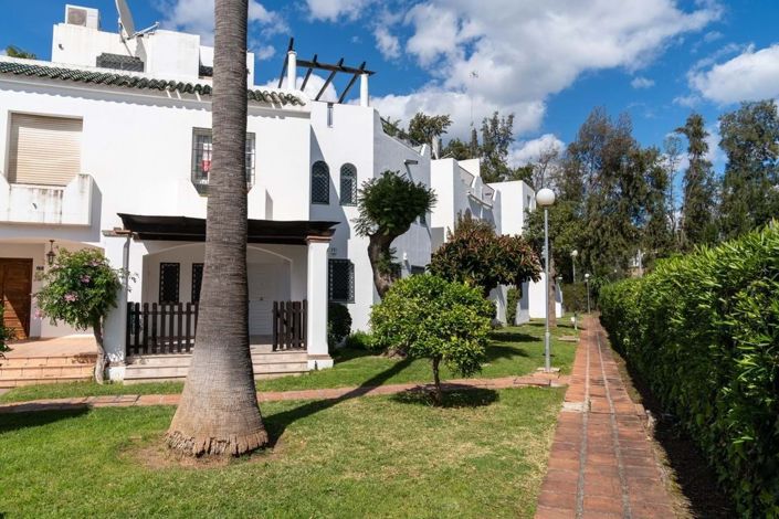 Image No.30-3 Bed Townhouse for sale