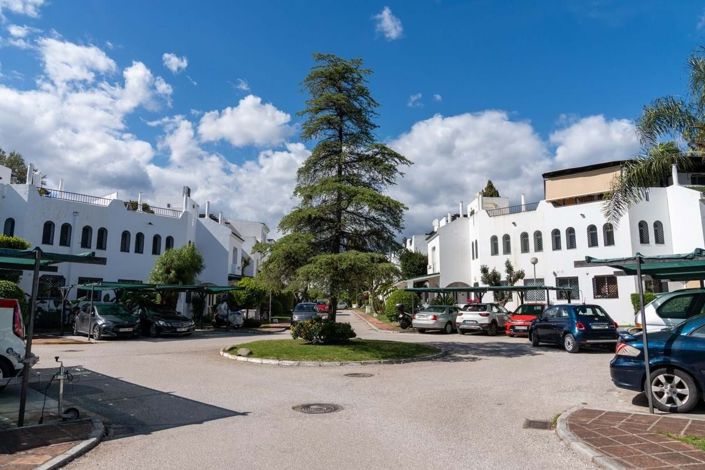 Image No.36-3 Bed Townhouse for sale