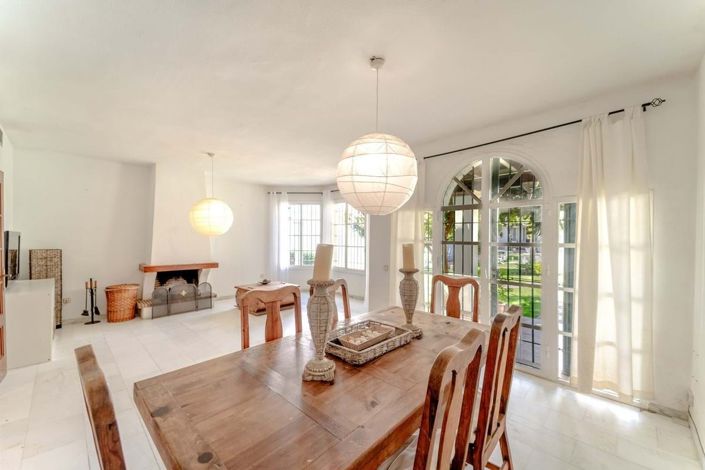 Image No.6-3 Bed Townhouse for sale