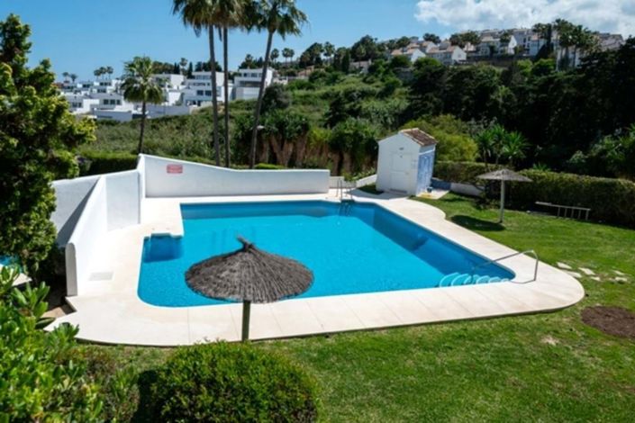 Image No.1-4 Bed Townhouse for sale