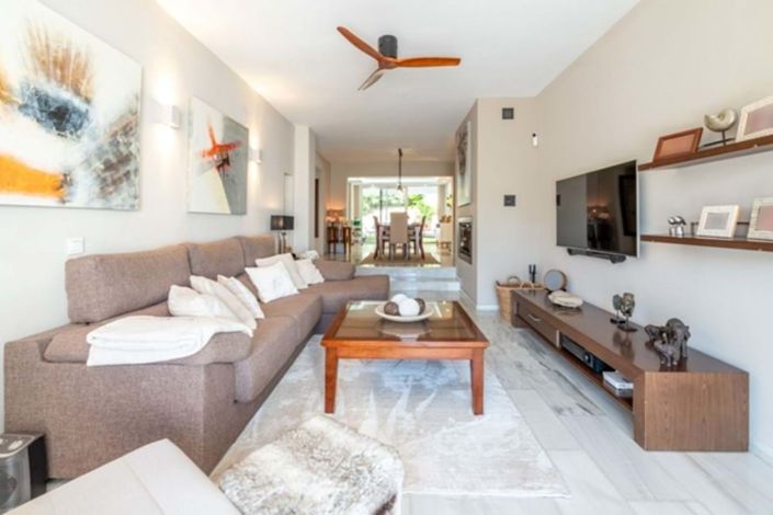 Image No.14-4 Bed Townhouse for sale