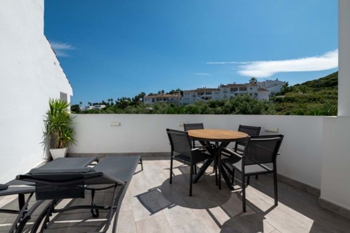 Image No.15-4 Bed Townhouse for sale