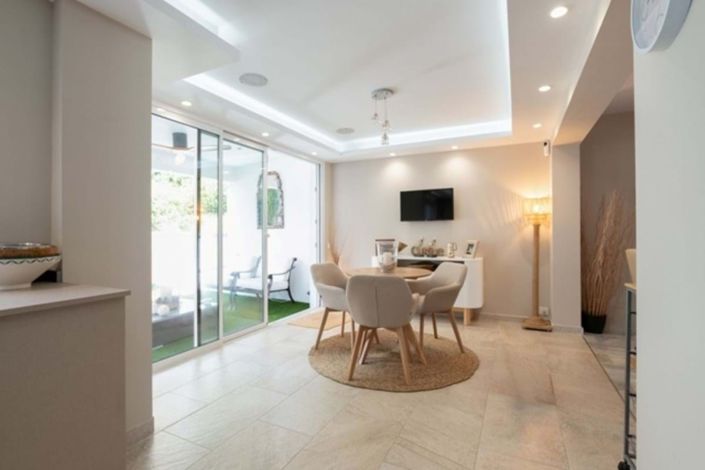 Image No.3-4 Bed Townhouse for sale