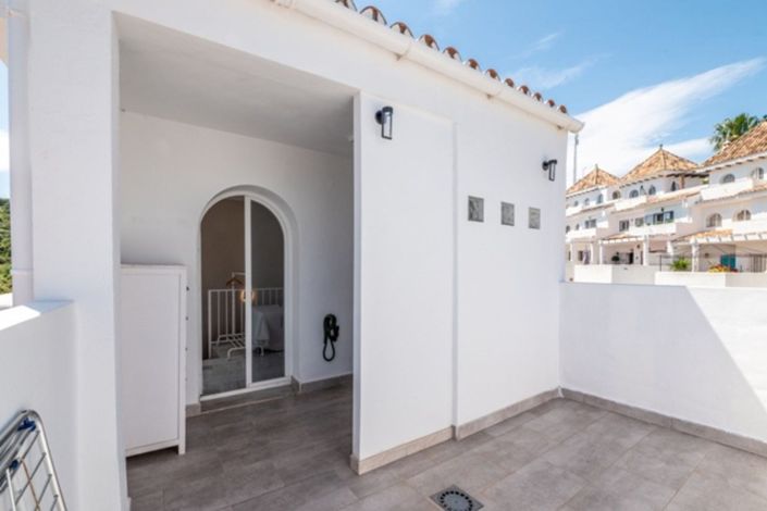 Image No.34-4 Bed Townhouse for sale