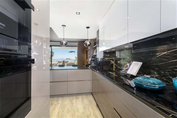 Image No.13-3 Bed Townhouse for sale