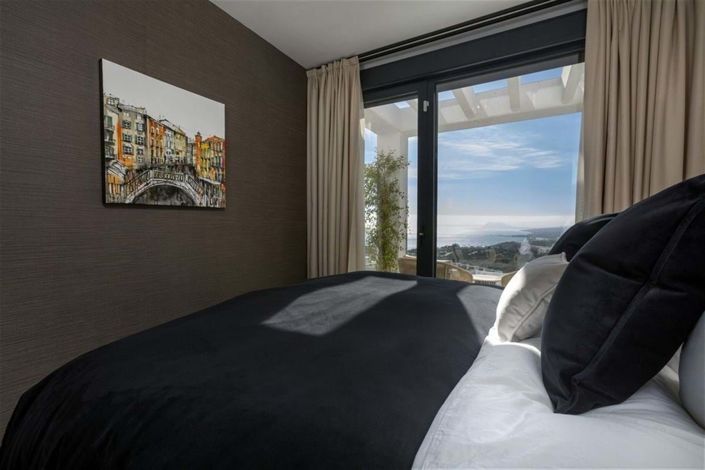 Image No.24-3 Bed Townhouse for sale