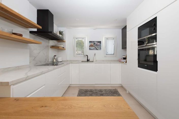 Image No.11-4 Bed Semi-Detached for sale