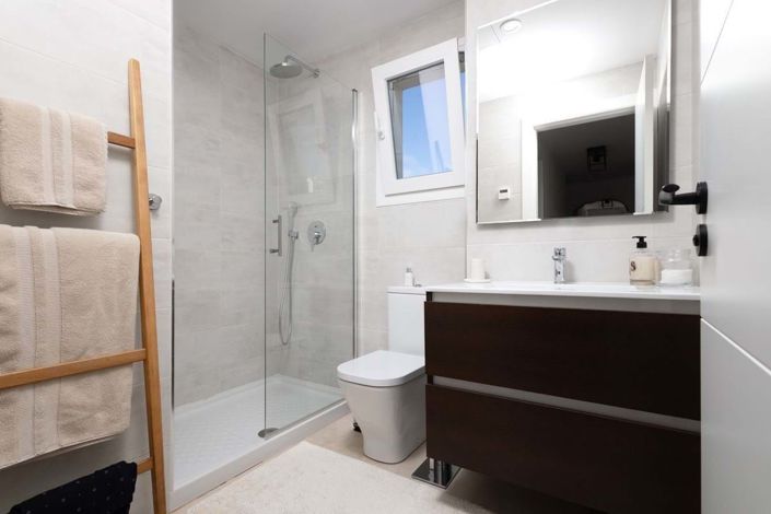 Image No.26-4 Bed Semi-Detached for sale