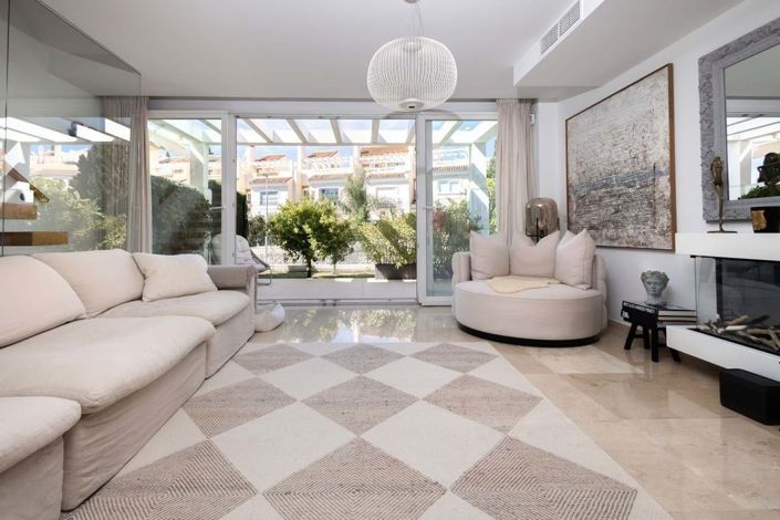 Image No.5-4 Bed Semi-Detached for sale