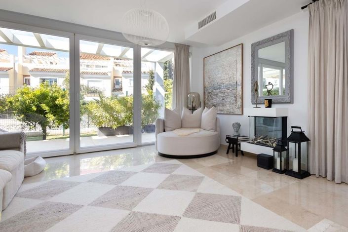 Image No.6-4 Bed Semi-Detached for sale