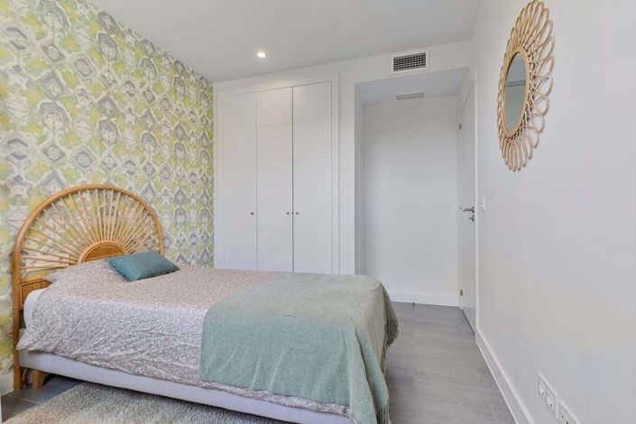 Image No.24-3 Bed Apartment for sale