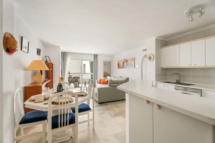 Image No.10-3 Bed Apartment for sale