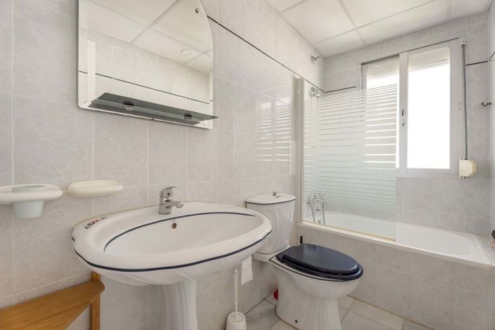 Image No.24-3 Bed Apartment for sale