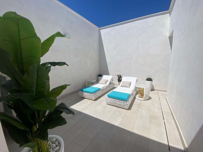 Image No.31-3 Bed Townhouse for sale