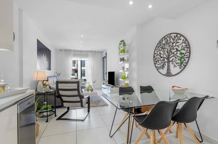 Image No.8-2 Bed Apartment for sale