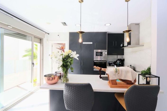 Image No.12-5 Bed Townhouse for sale