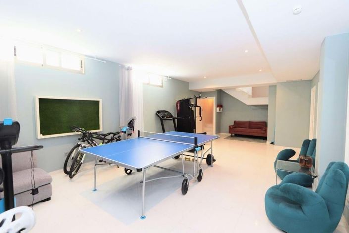 Image No.20-5 Bed Townhouse for sale