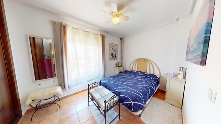 Image No.18-2 Bed Townhouse for sale