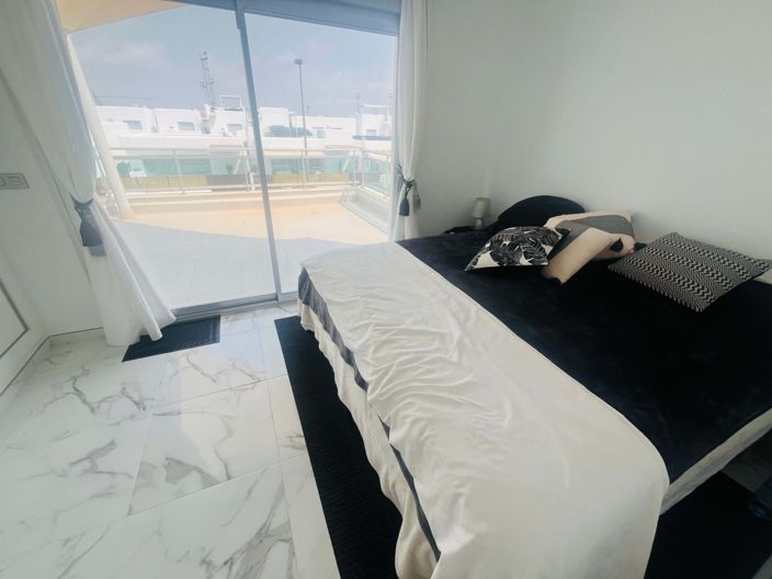 Image No.15-3 Bed Villa for sale