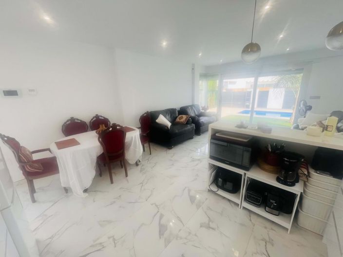 Image No.2-3 Bed Villa for sale