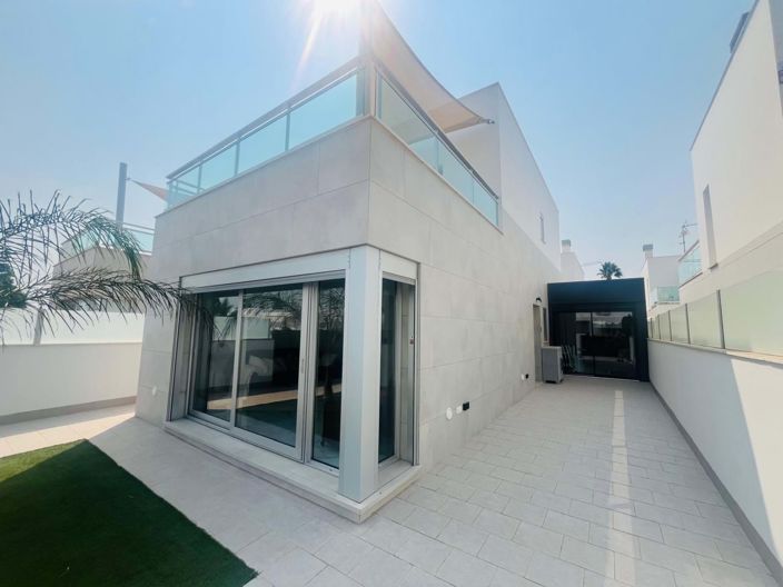 Image No.21-3 Bed Villa for sale