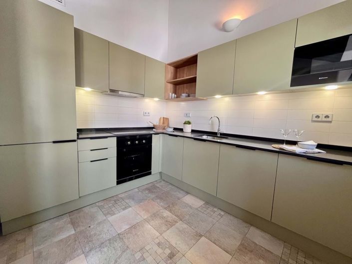 Image No.14-2 Bed Townhouse for sale