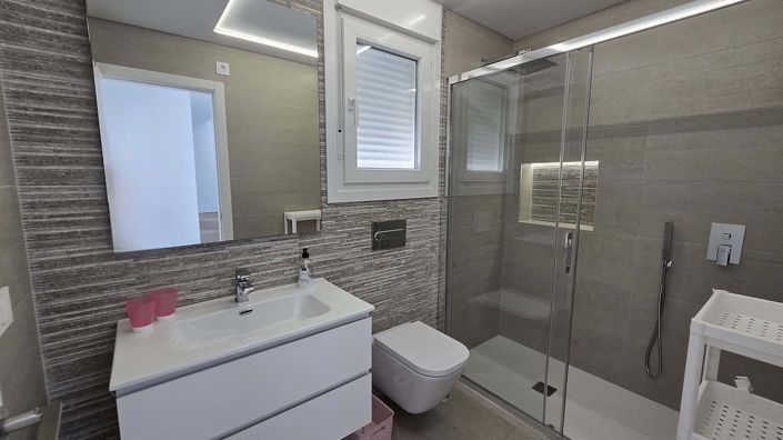 Image No.15-3 Bed Villa for sale