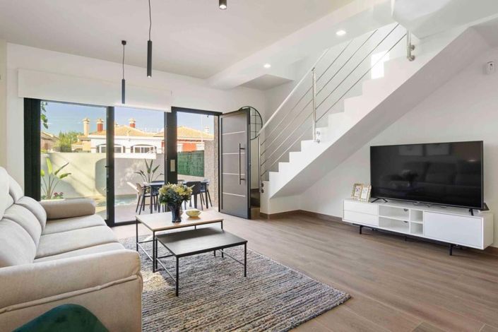 Image No.8-3 Bed Semi-Detached for sale