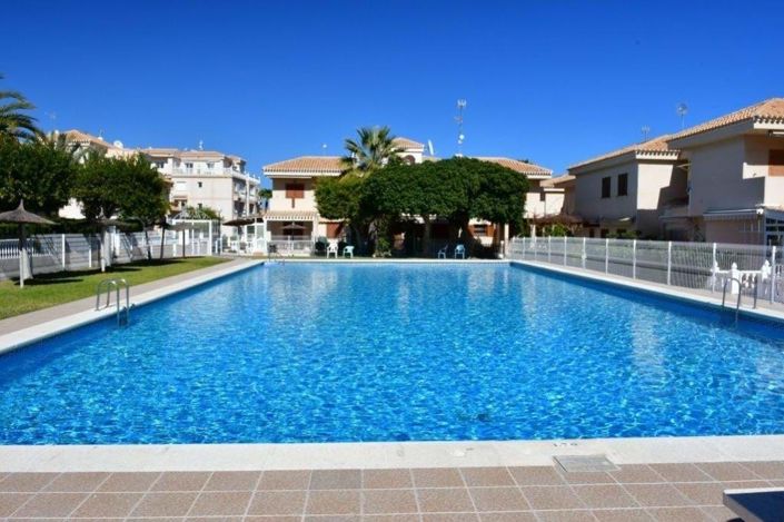 Image No.1-3 Bed Townhouse for sale
