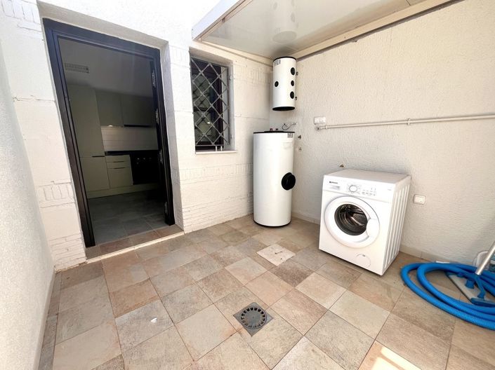 Image No.25-2 Bed Townhouse for sale