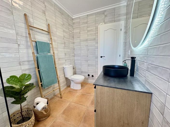 Image No.11-3 Bed Apartment for sale