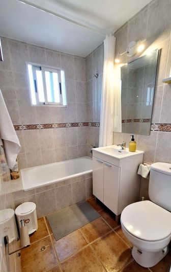 Image No.18-3 Bed Townhouse for sale