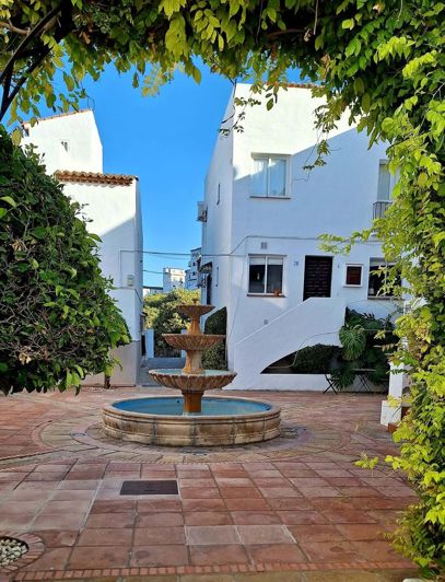 Image No.27-3 Bed Townhouse for sale