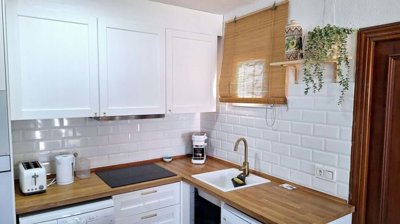 1447-642702-78d1f4f8b6655591b02d22fabb36a692d