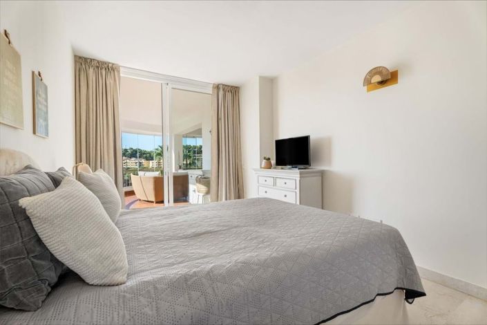 Image No.19-3 Bed Apartment for sale