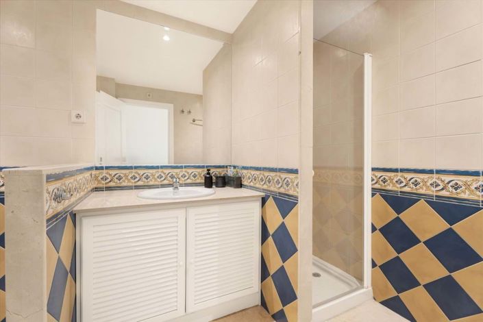 Image No.20-3 Bed Apartment for sale