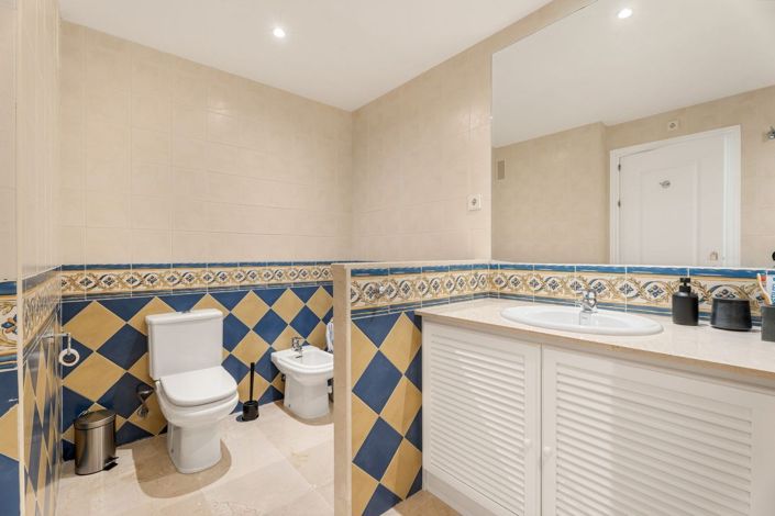 Image No.21-3 Bed Apartment for sale