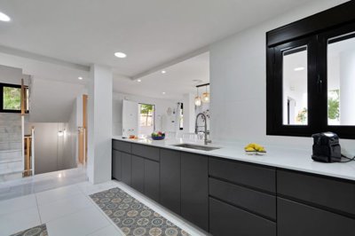 1447-642918-78d1f4f8b6655591b02d22fabb36a692d