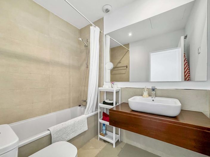 Image No.16-4 Bed Townhouse for sale