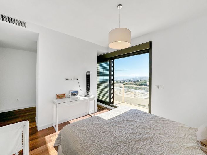 Image No.27-4 Bed Townhouse for sale