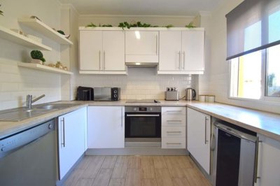 1447-643526-78d1f4f8b6655591b02d22fabb36a692d