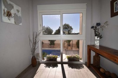 1447-643526-78d1f4f8b6655591b02d22fabb36a692d