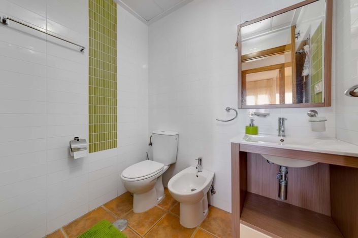 Image No.25-2 Bed Bungalow for sale