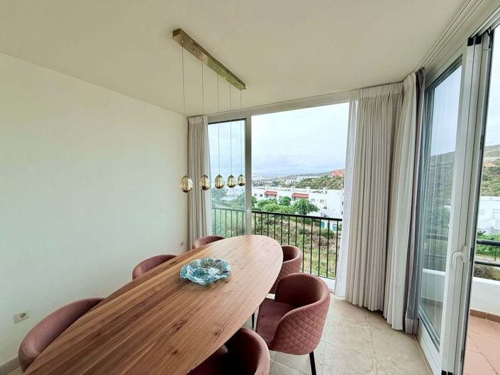 Image No.11-4 Bed Townhouse for sale