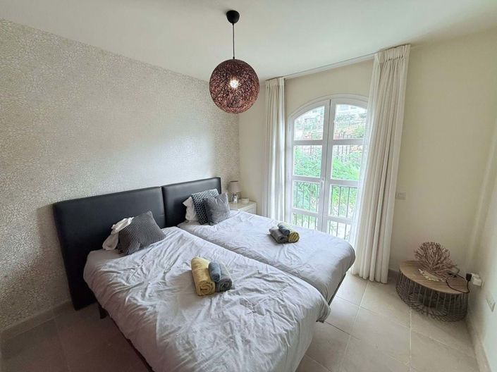 Image No.22-4 Bed Townhouse for sale